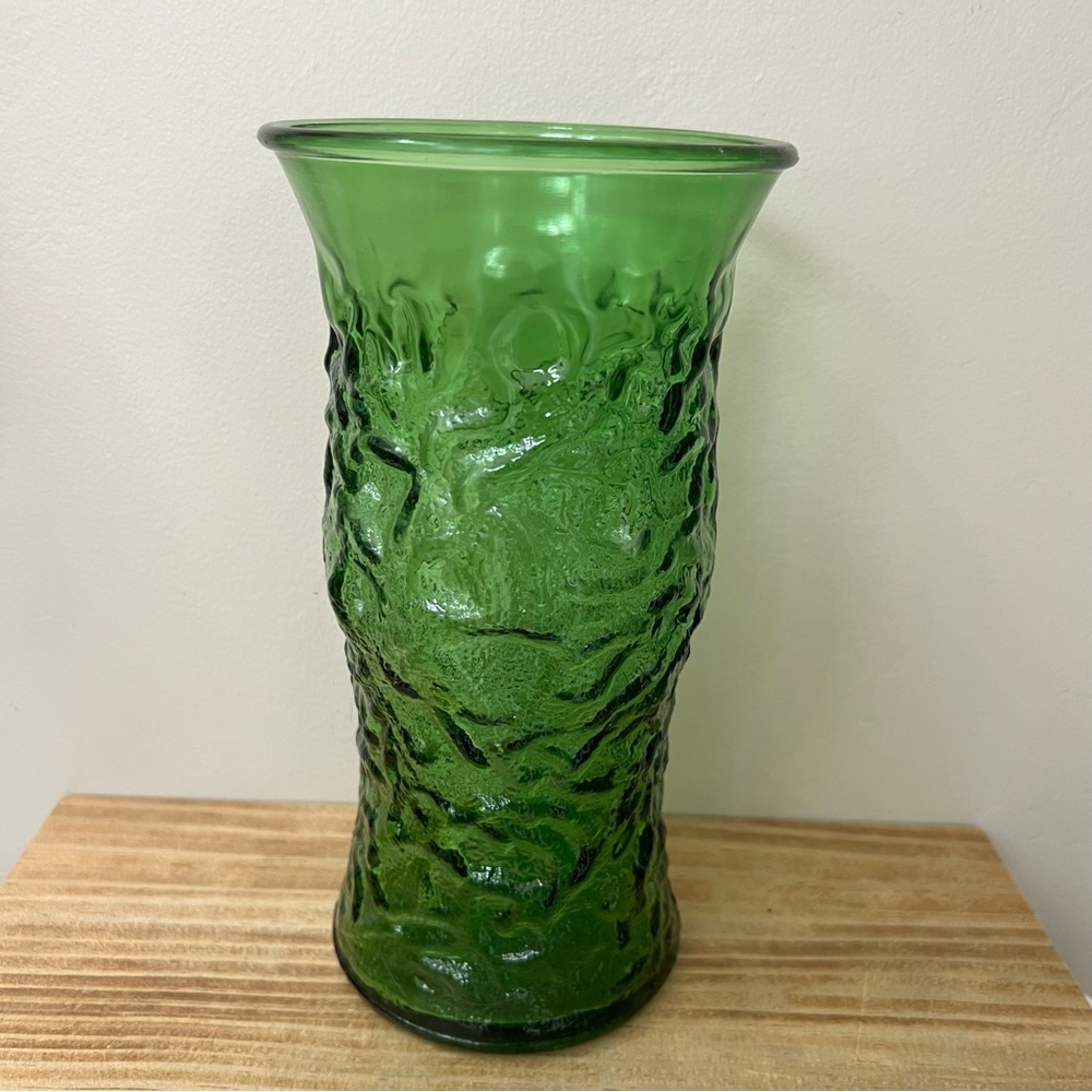 Vintage E.O. Brody Co Cleveland Ohio Emerald Green Crinkle Glass Vase USA G106